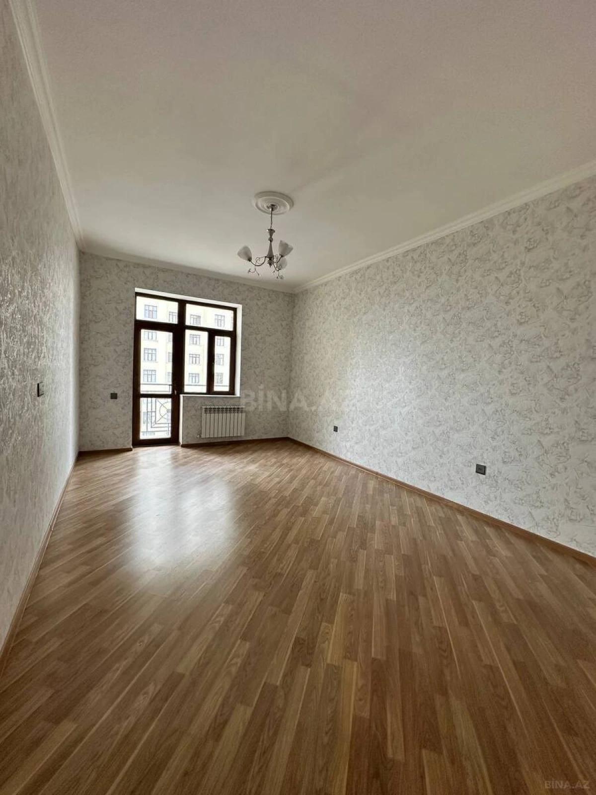 Satılır 2 otaqlı mənzil 102.5 m²