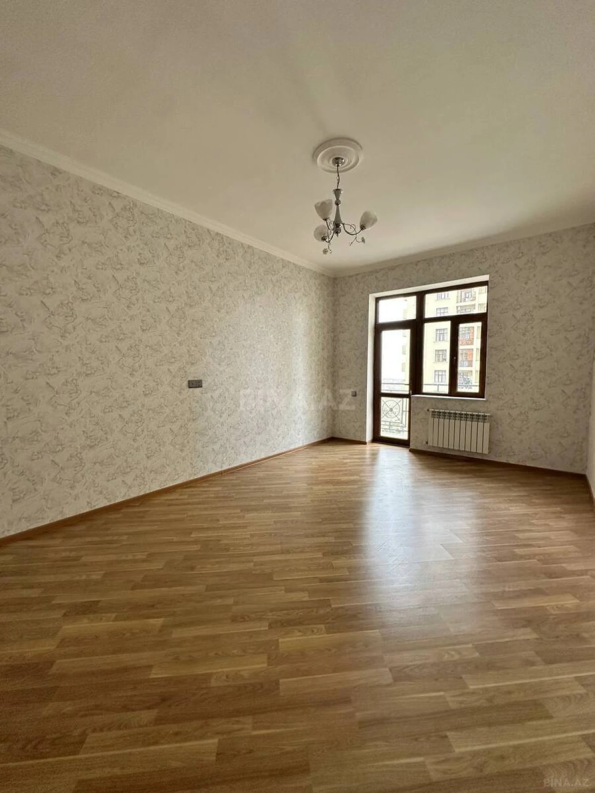 Satılır 2 otaqlı mənzil 102.5 m²