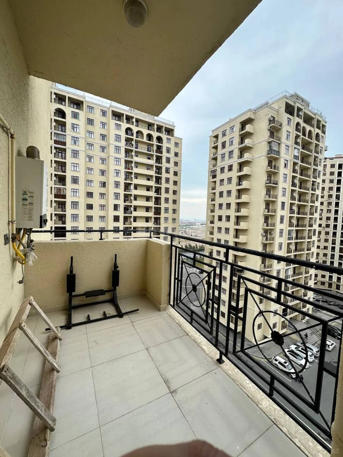 Satılır 2 otaqlı mənzil 102.5 m²