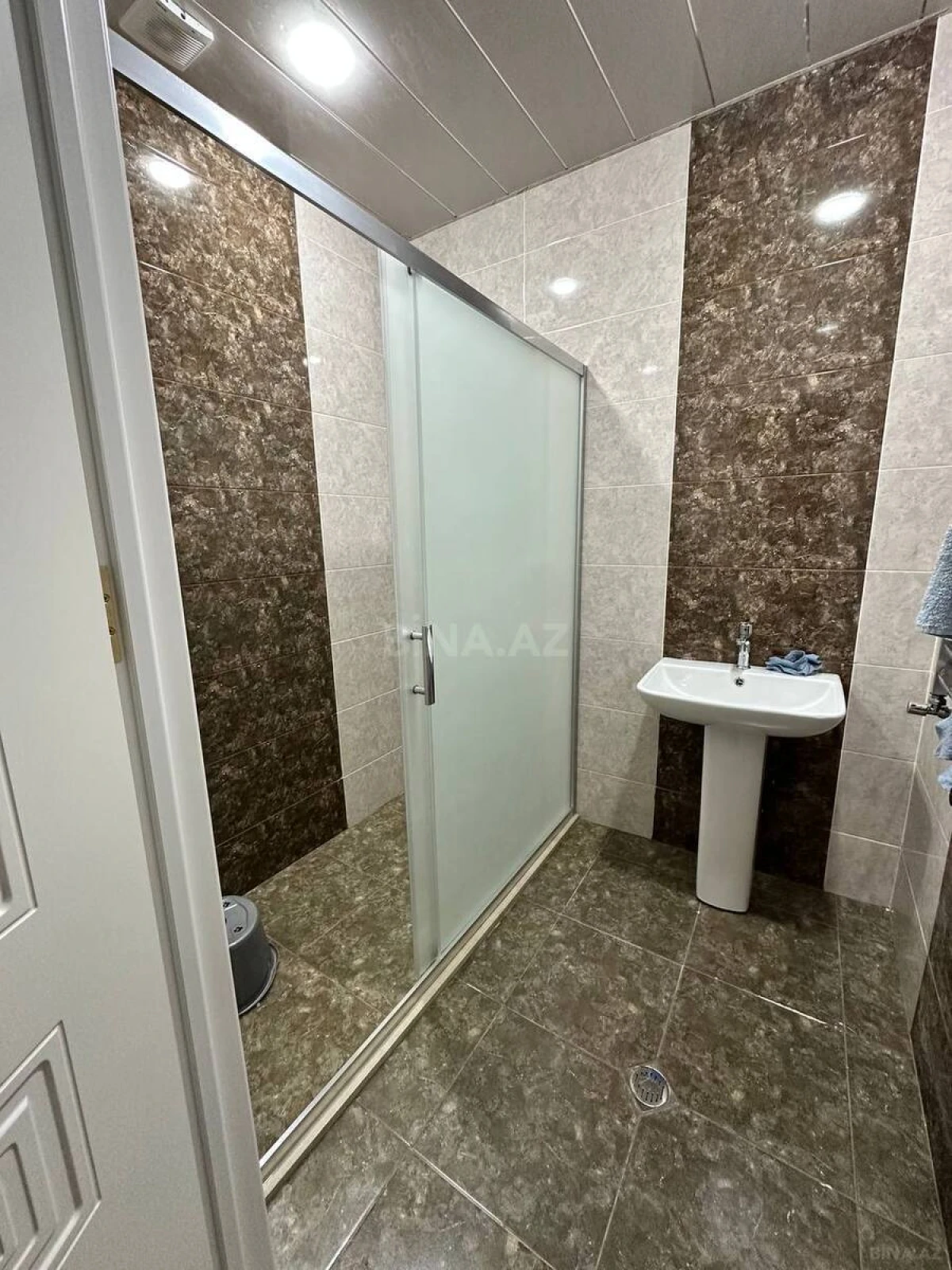Satılır 2 otaqlı mənzil 102.5 m²