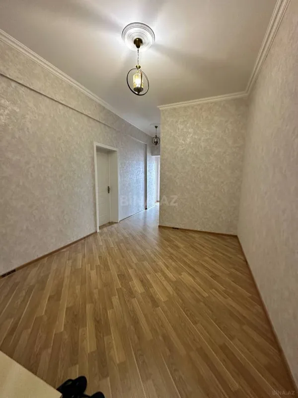 Satılır 2 otaqlı mənzil 102.5 m²