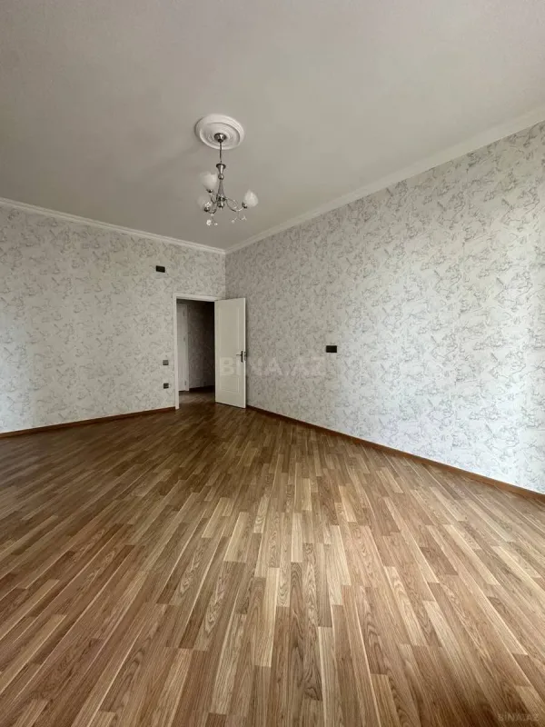 Satılır 2 otaqlı mənzil 102.5 m²