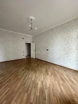 Satılır 2 otaqlı mənzil 102.5 m²
