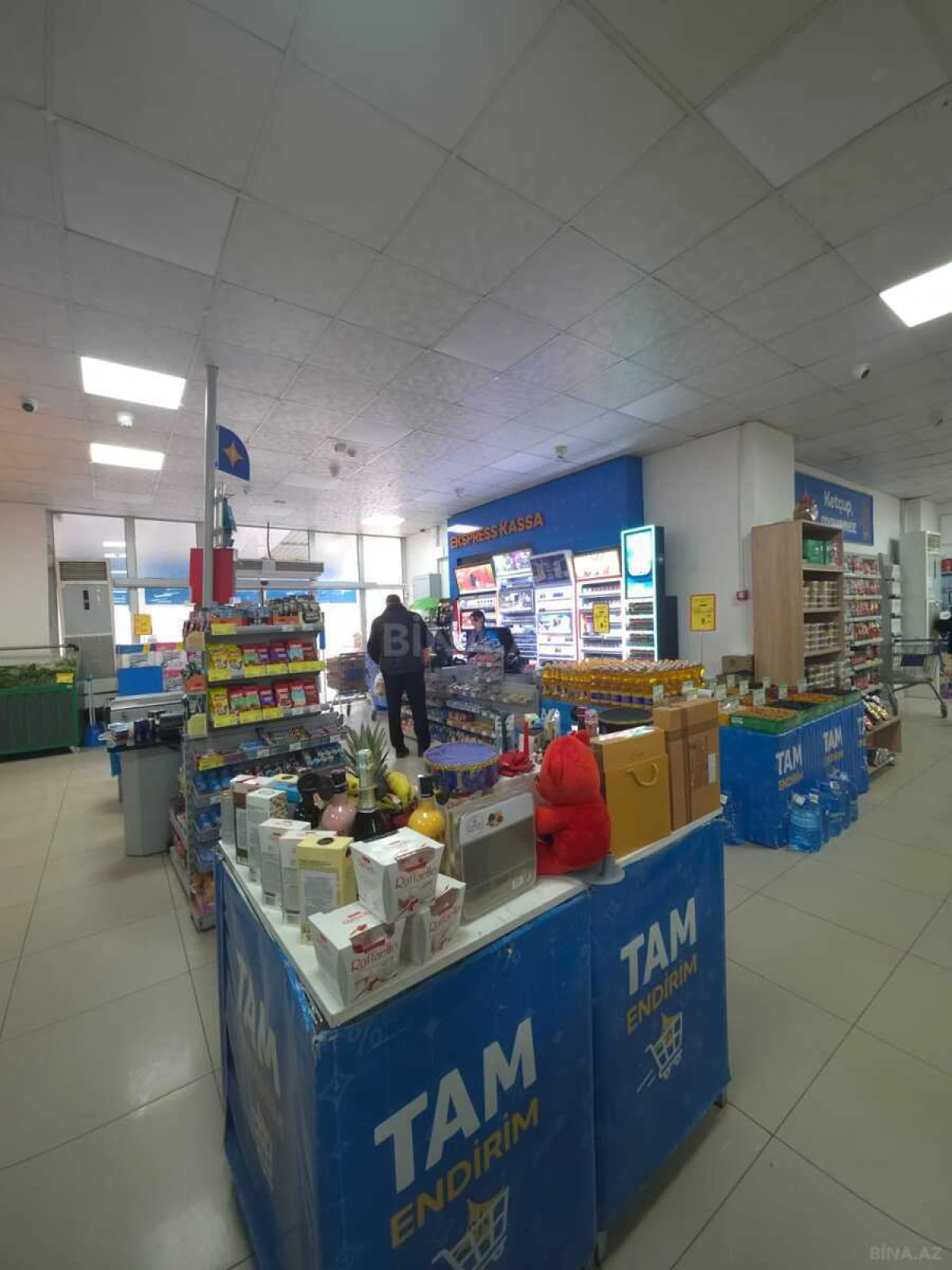 Satılır obyekt 700 m²