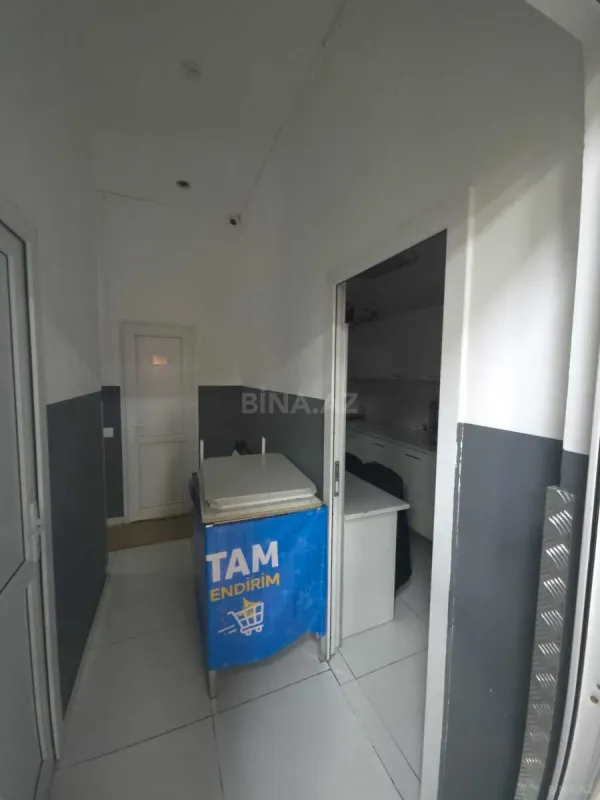 Satılır obyekt 700 m²