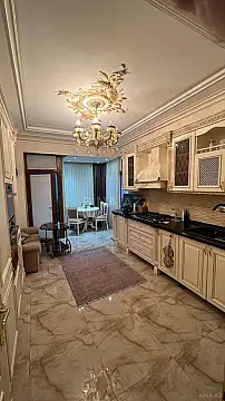 Kirayə verilir 3 otaqlı mənzil 170 m²