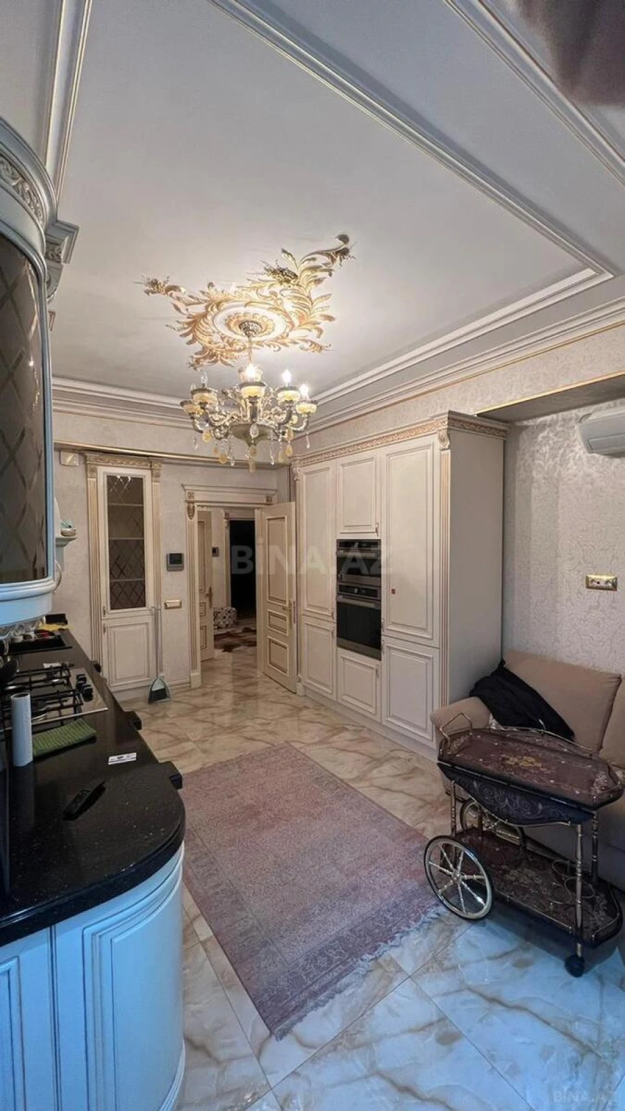 Kirayə verilir 3 otaqlı mənzil 170 m²