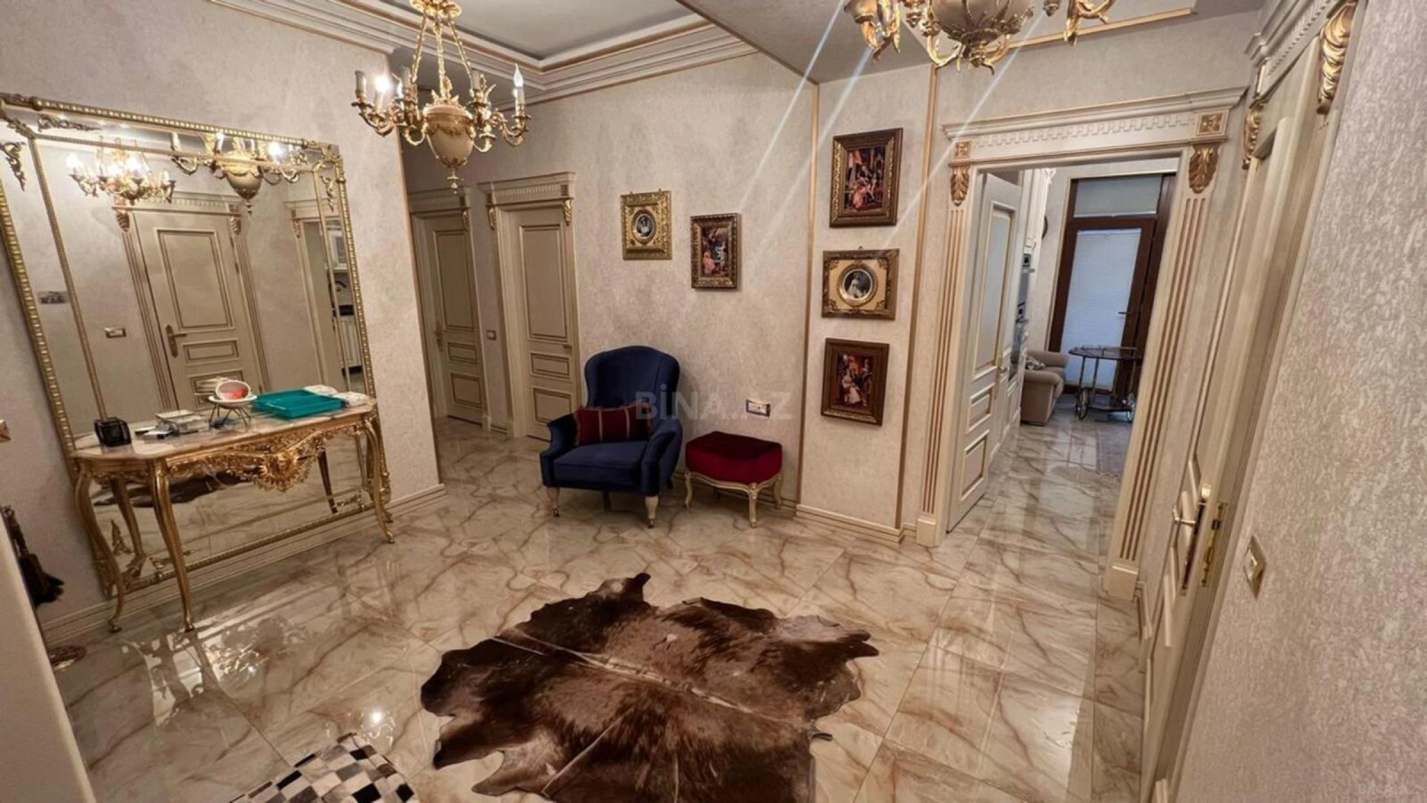 Kirayə verilir 3 otaqlı mənzil 170 m²