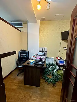 Kirayə verilir 3 otaqlı ofis 62 m²