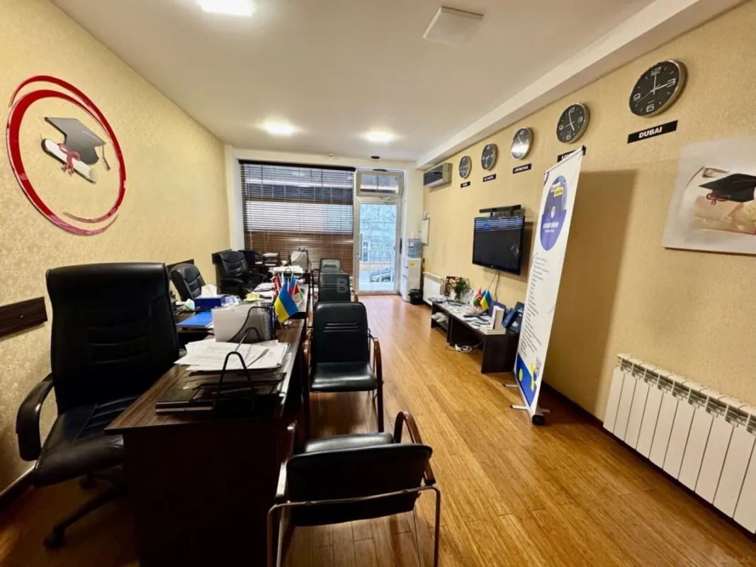 Kirayə verilir 3 otaqlı ofis 62 m²