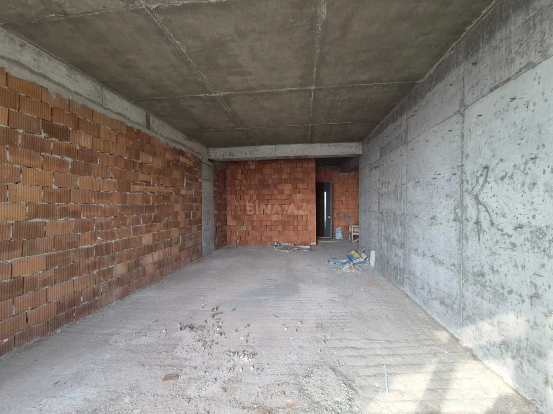 Satılır 3 otaqlı mənzil 167 m²