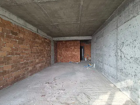 Satılır 3 otaqlı mənzil 167 m²