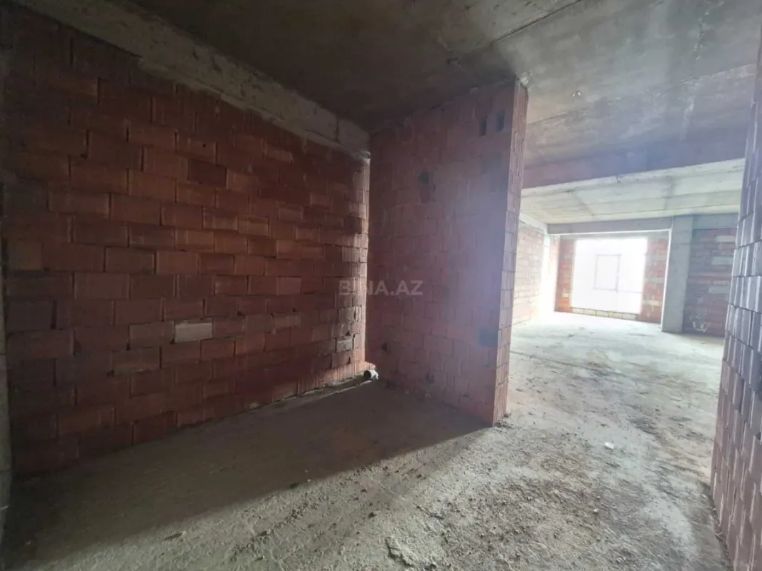 Satılır 3 otaqlı mənzil 167 m²