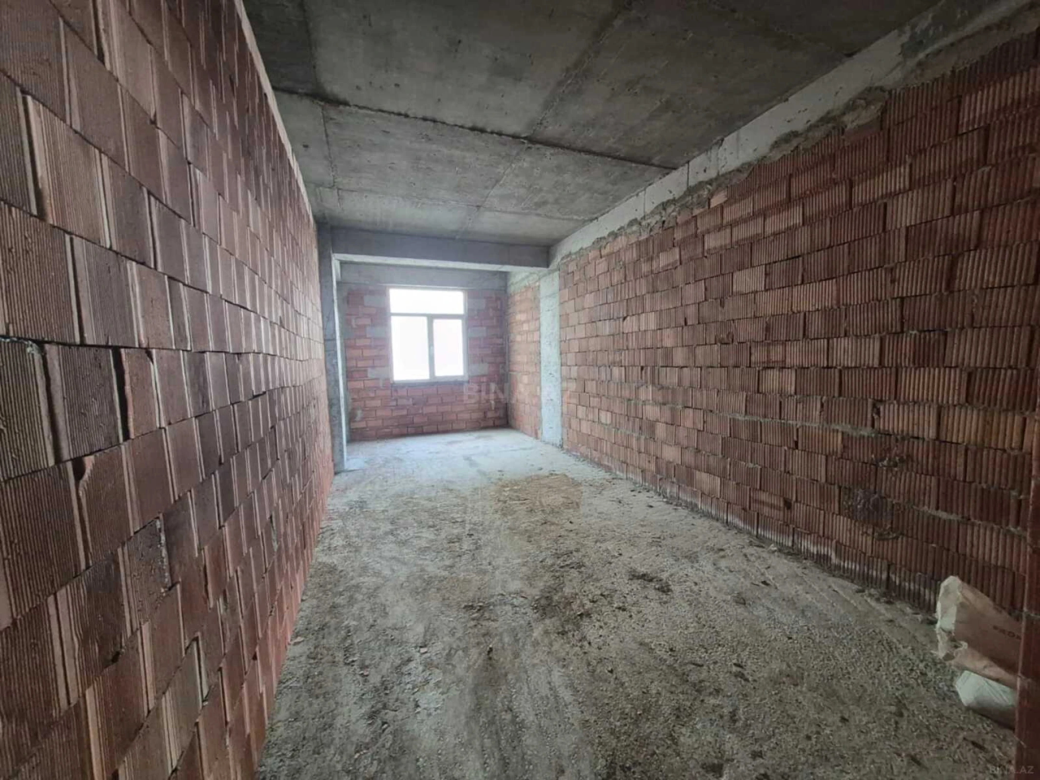 Satılır 3 otaqlı mənzil 167 m²