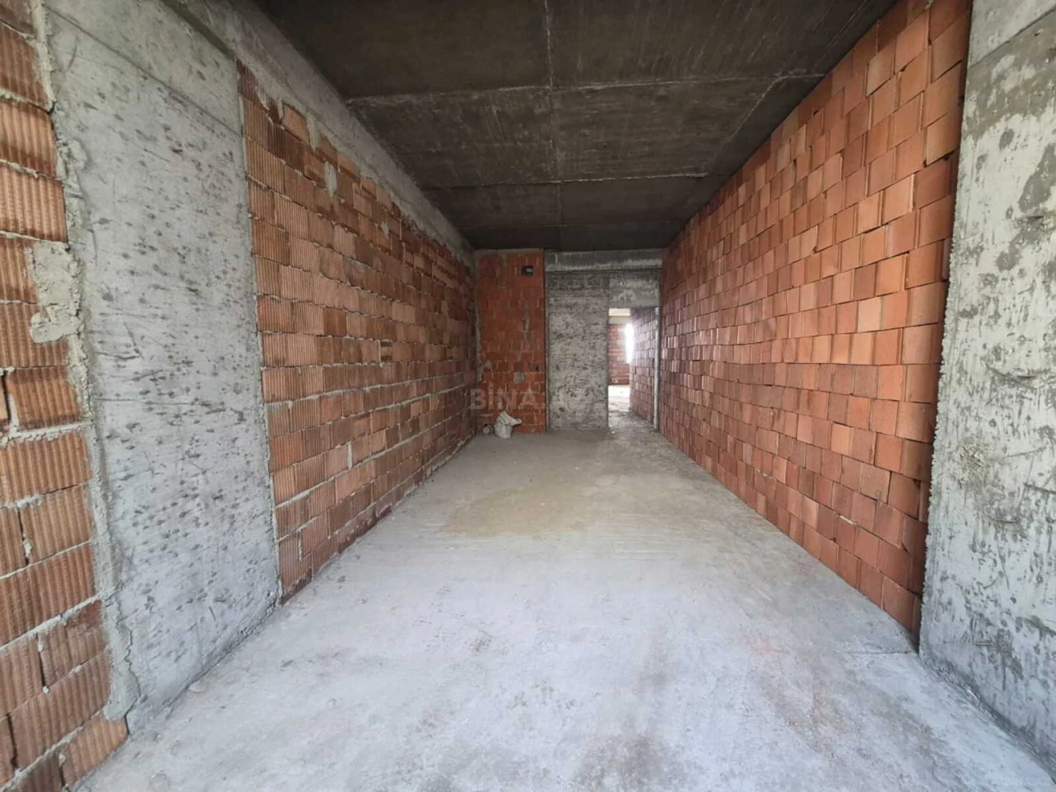 Satılır 3 otaqlı mənzil 167 m²