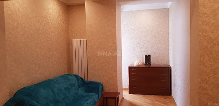 Satılır 3 otaqlı mənzil 170 m²