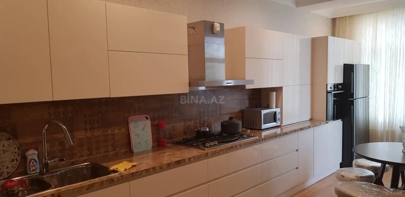 Satılır 3 otaqlı mənzil 170 m²