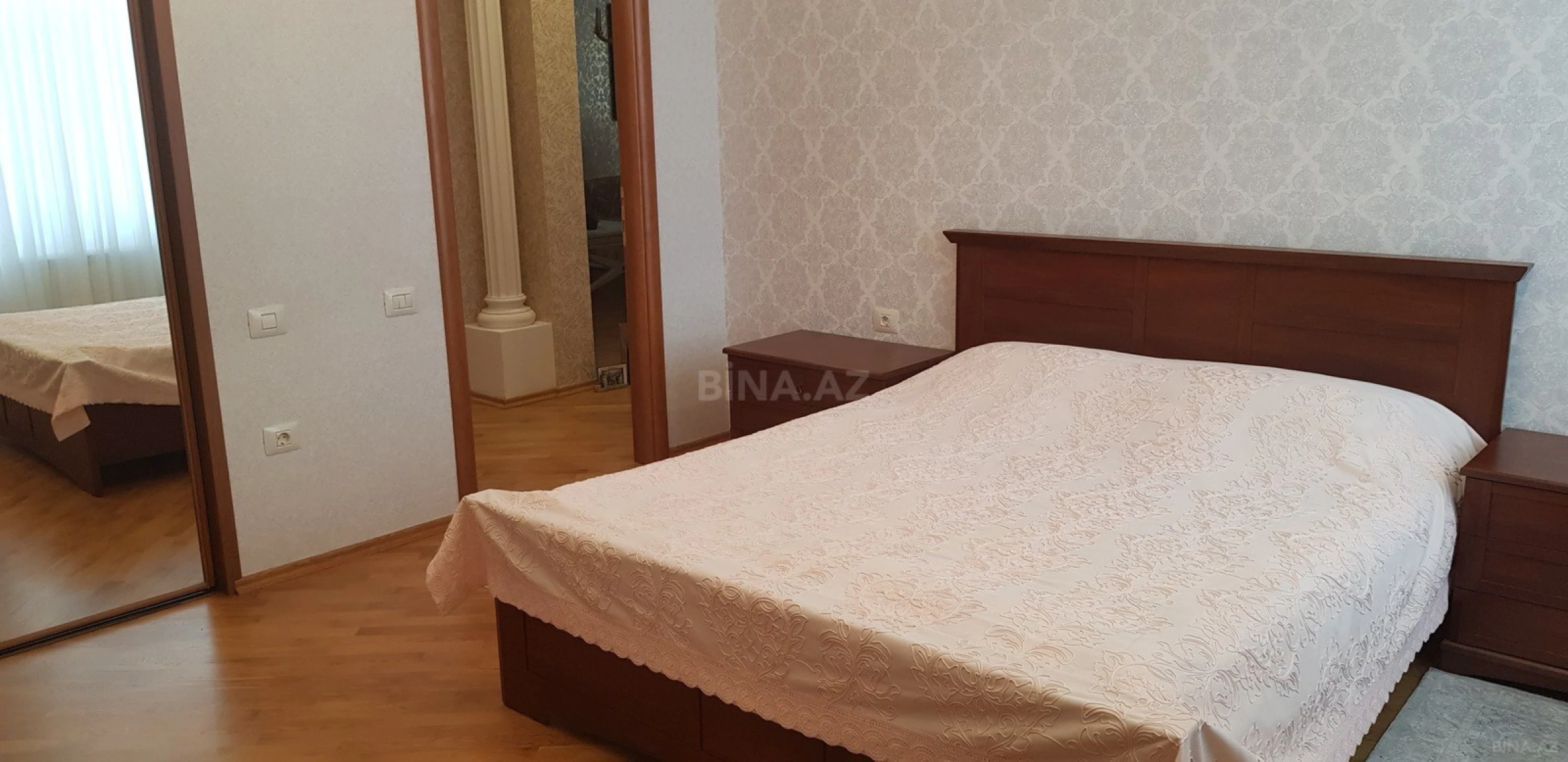 Satılır 3 otaqlı mənzil 170 m²