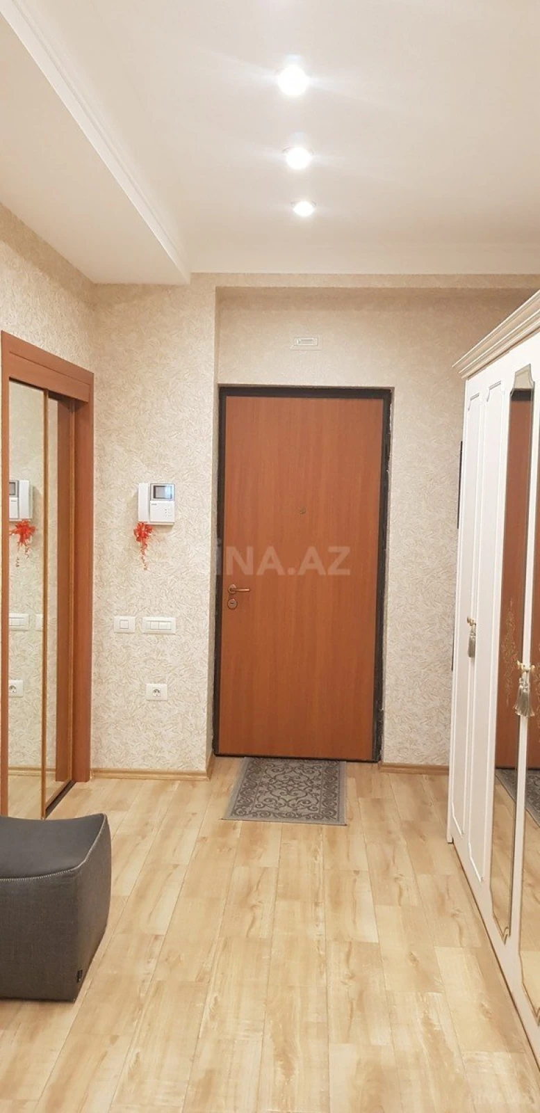 Satılır 3 otaqlı mənzil 170 m²