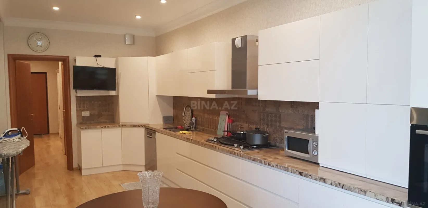 Satılır 3 otaqlı mənzil 170 m²