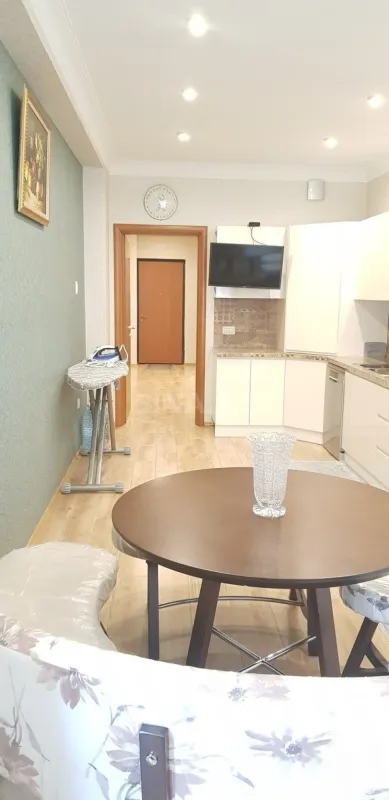 Satılır 3 otaqlı mənzil 170 m²