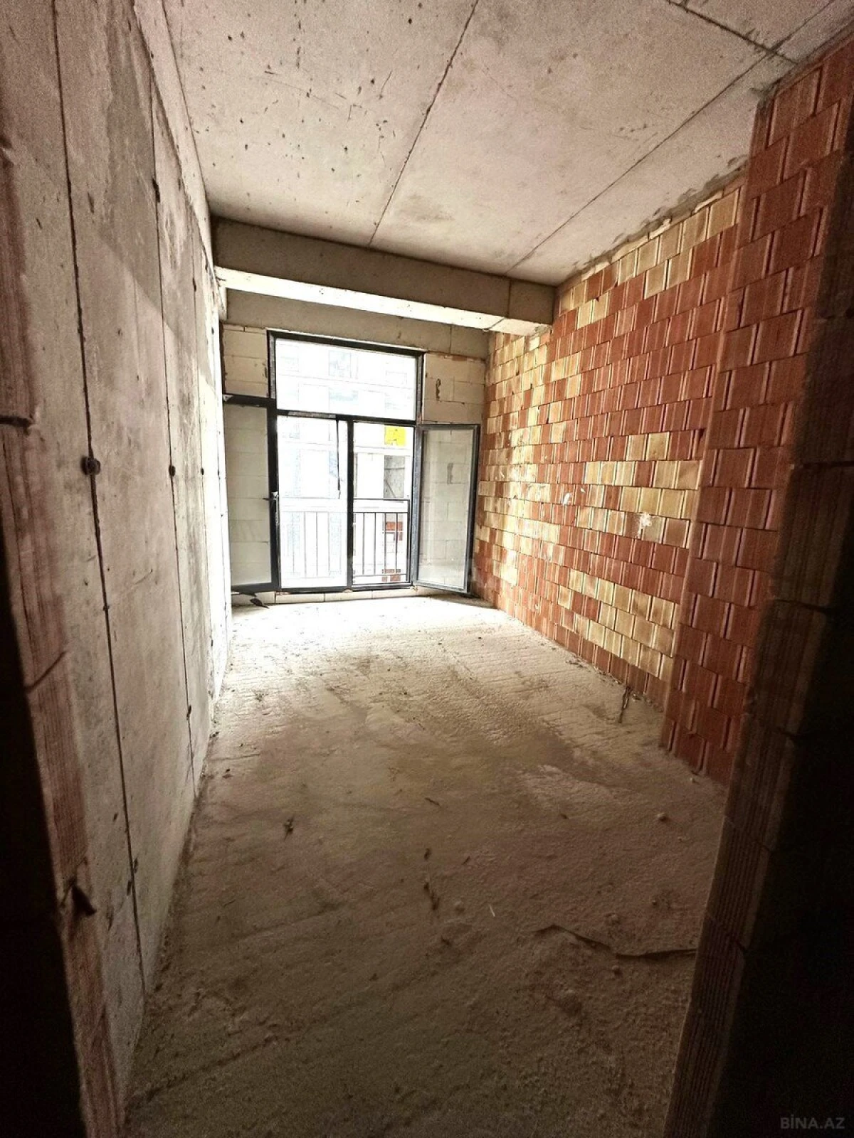 Satılır 3 otaqlı mənzil 101 m²