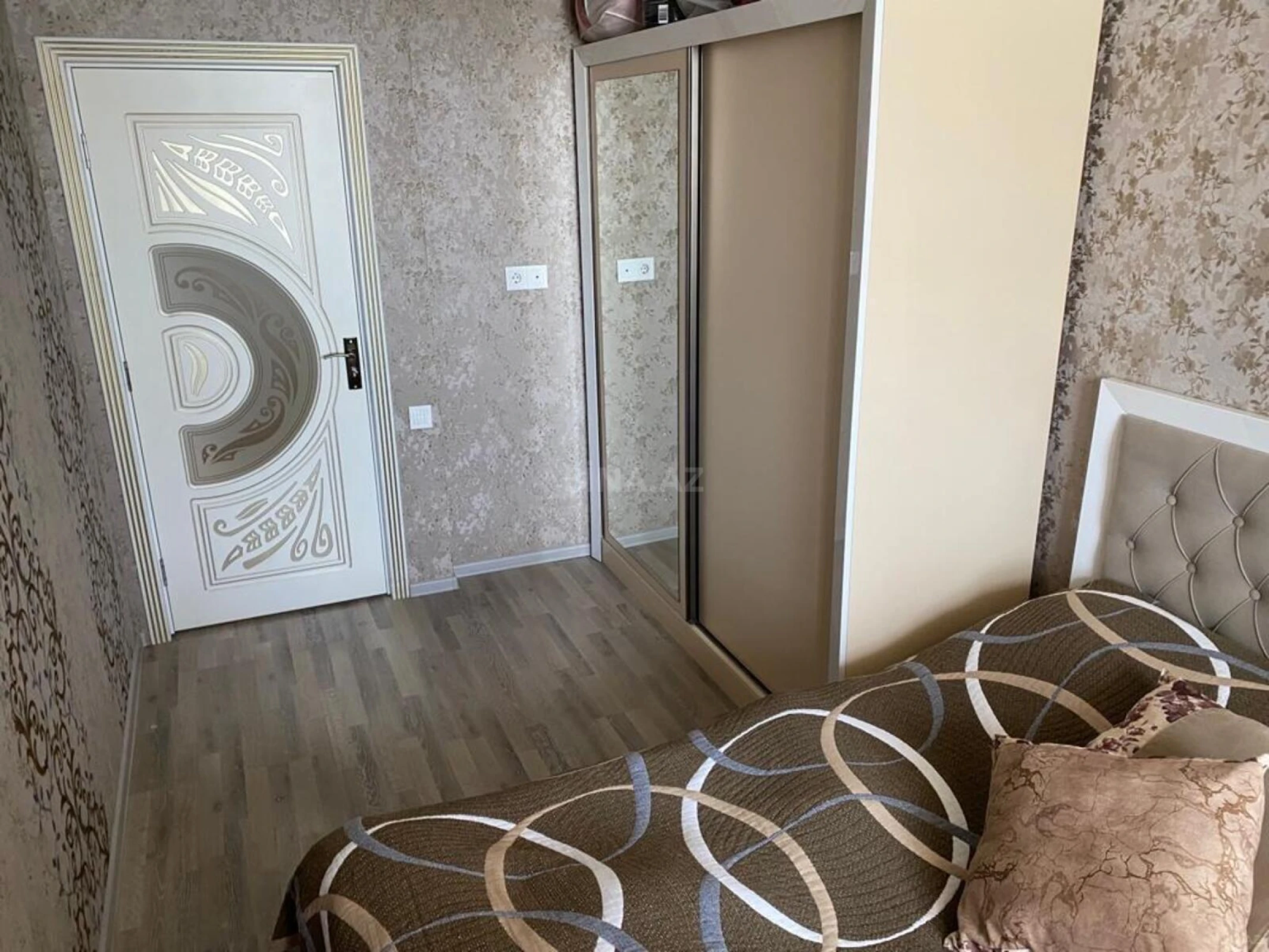 Satılır 2 otaqlı mənzil 65 m²