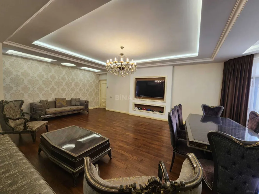 Satılır 3 otaqlı mənzil 162 m²