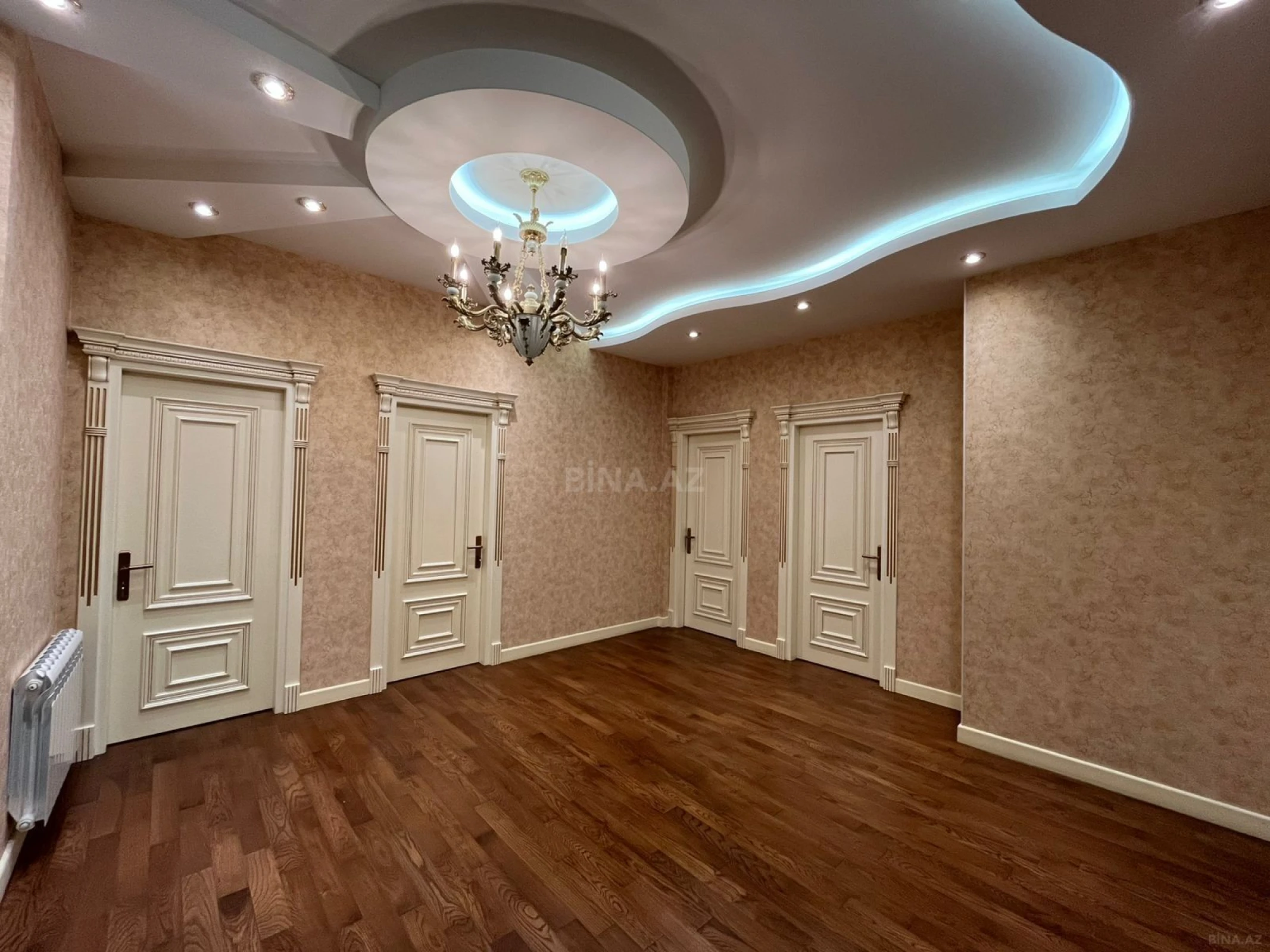 Satılır 3 otaqlı mənzil 162 m²