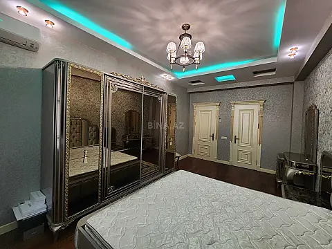 Satılır 3 otaqlı mənzil 162 m²