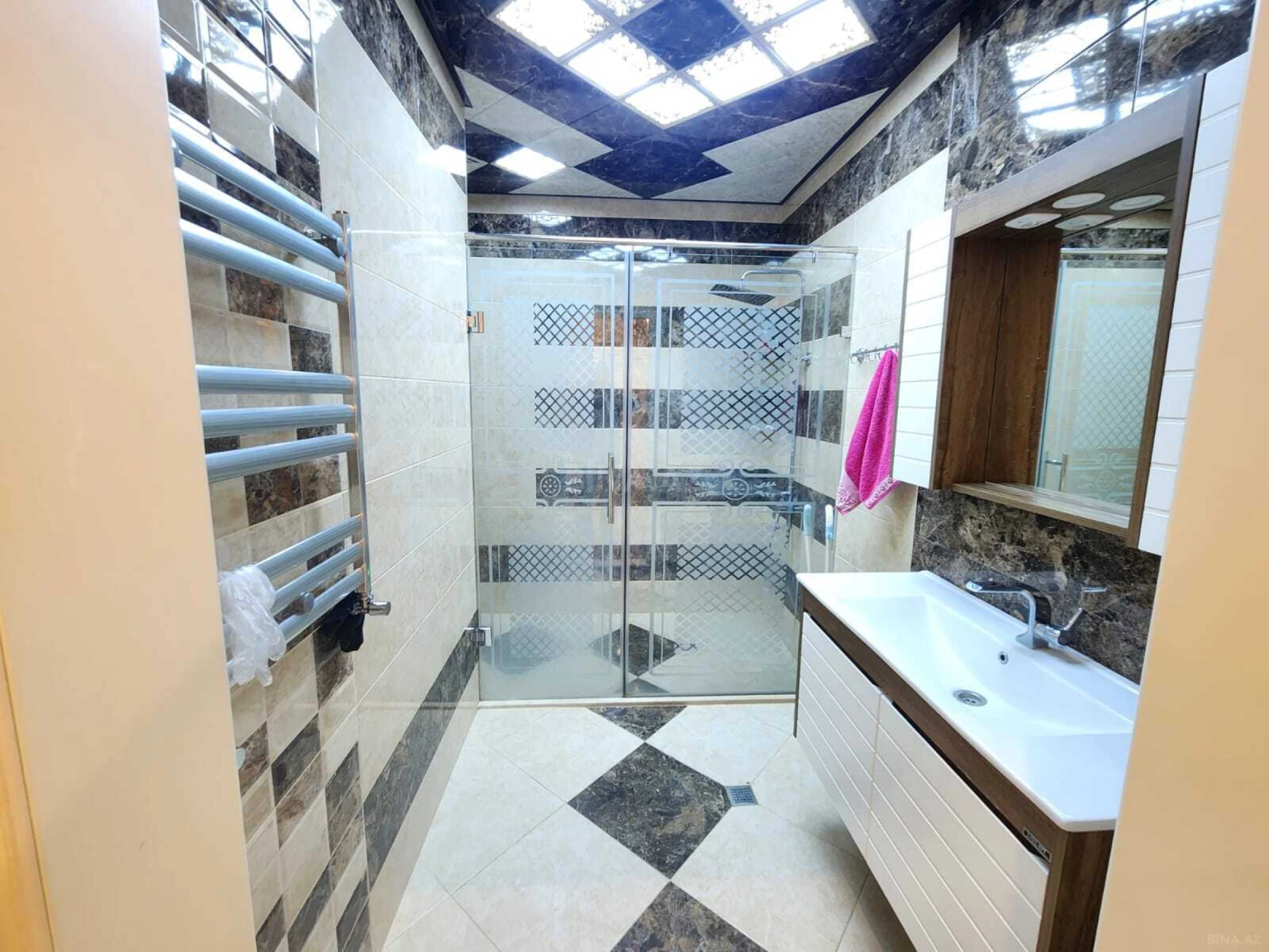 Satılır 3 otaqlı mənzil 162 m²