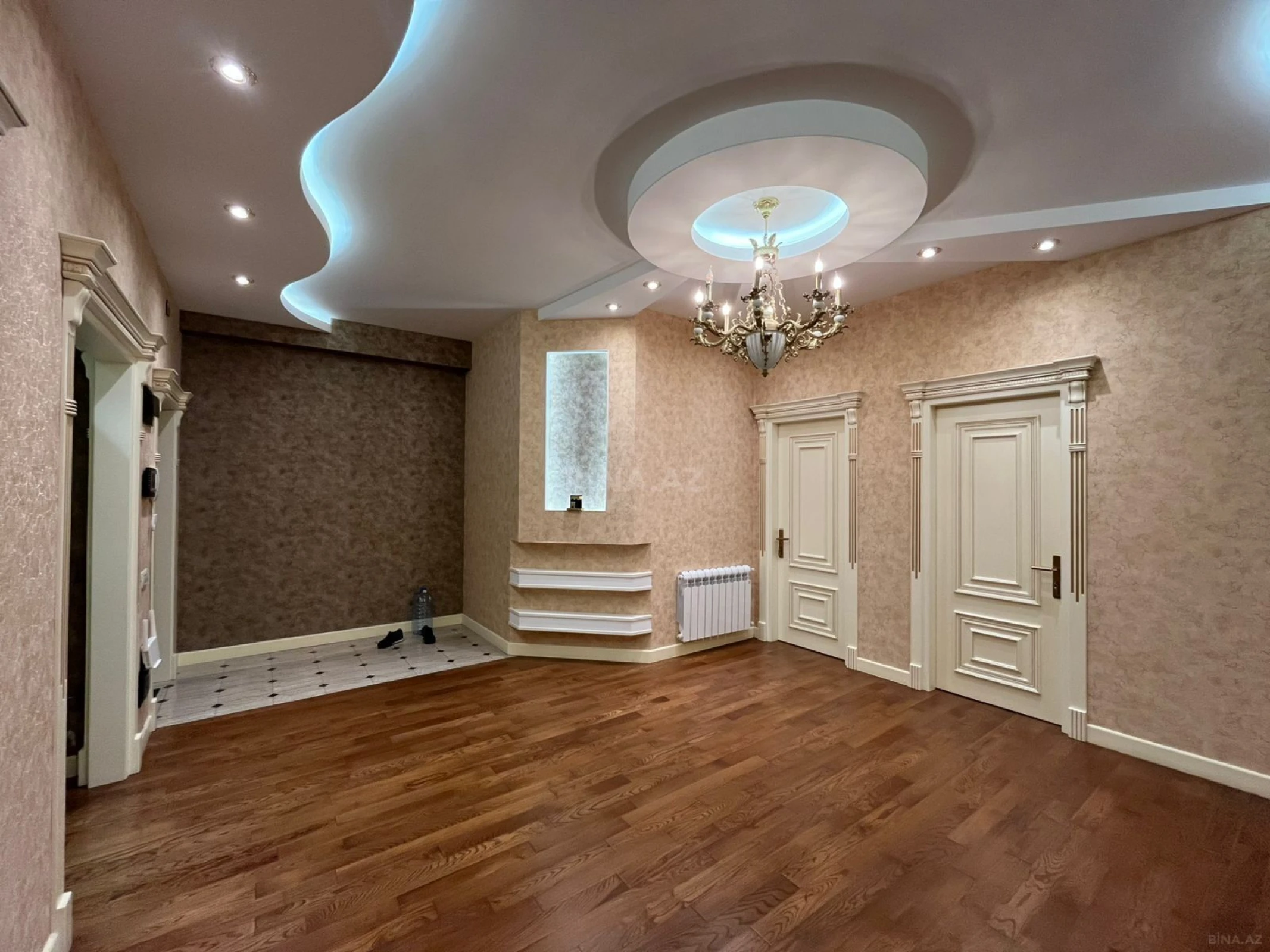 Satılır 3 otaqlı mənzil 162 m²