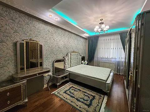 Satılır 3 otaqlı mənzil 162 m²