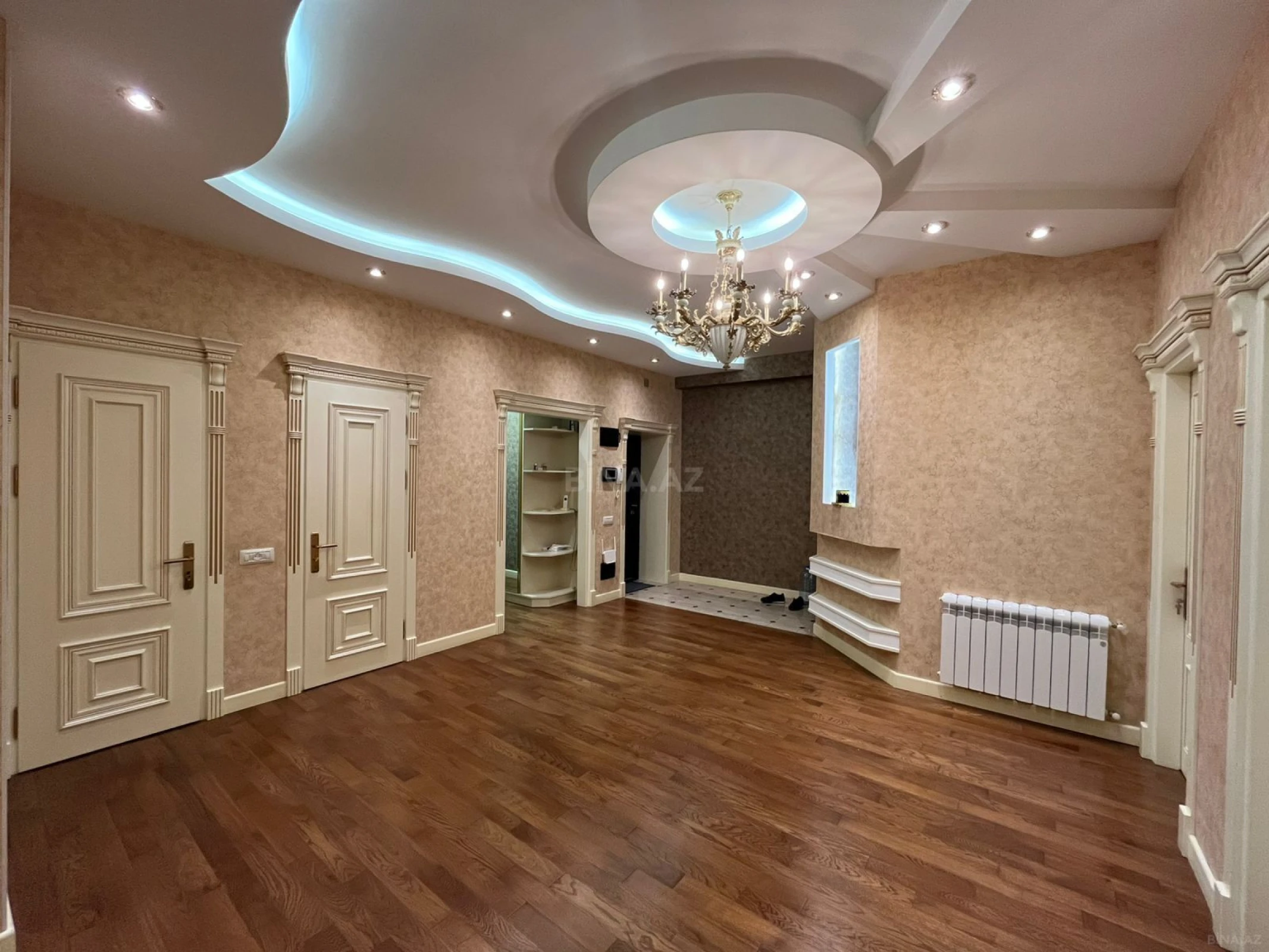 Satılır 3 otaqlı mənzil 162 m²