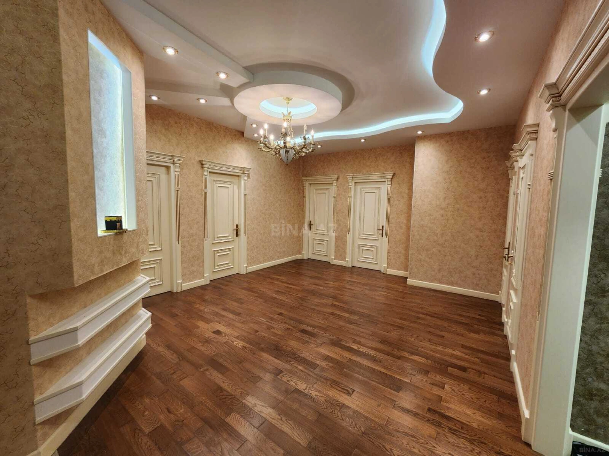 Satılır 3 otaqlı mənzil 162 m²