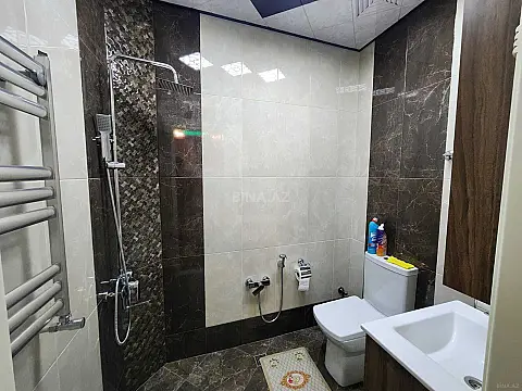 Satılır 3 otaqlı mənzil 162 m²