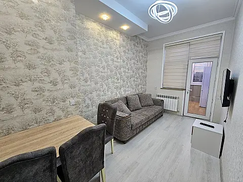Satılır 2 otaqlı mənzil 49 m²