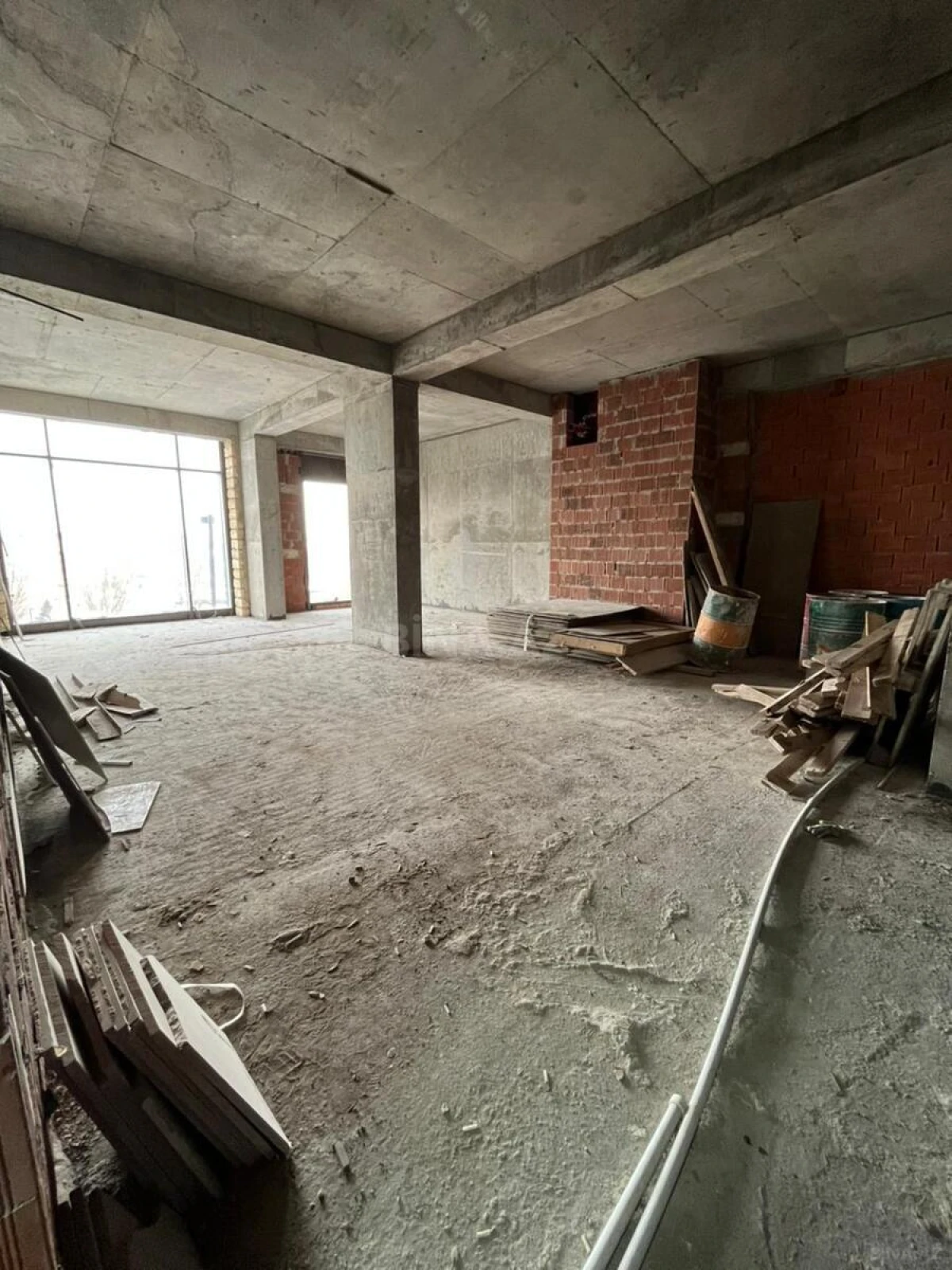 Satılır obyekt 130 m²