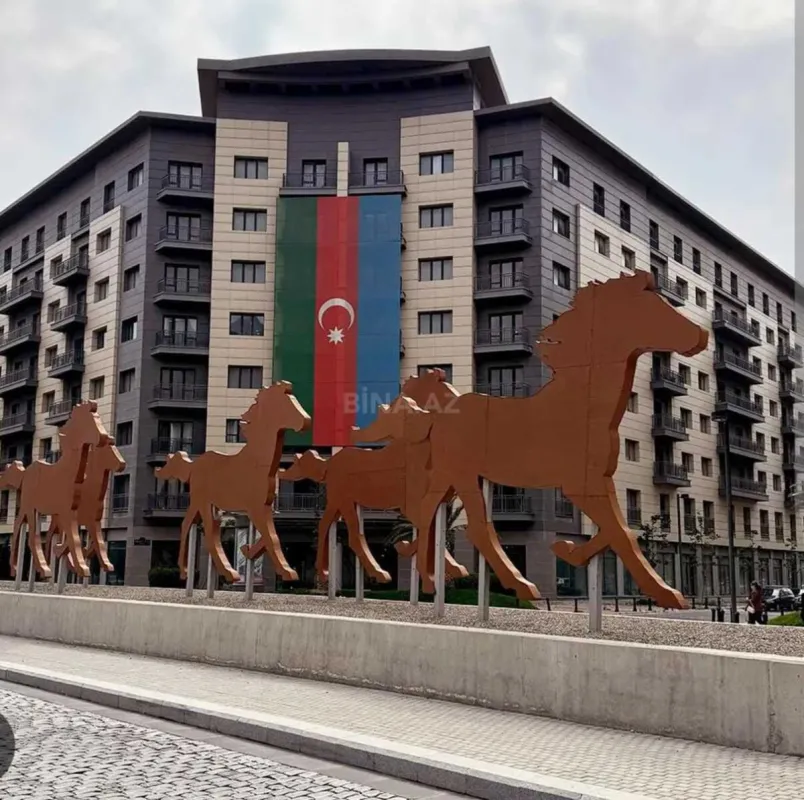 Satılır obyekt 130 m²