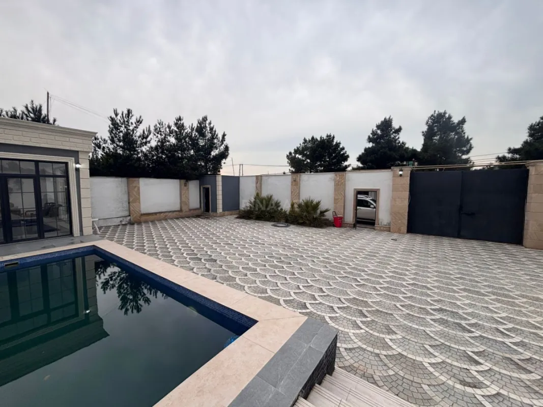 Satılır 5 otaqlı həyət evi 200 m²