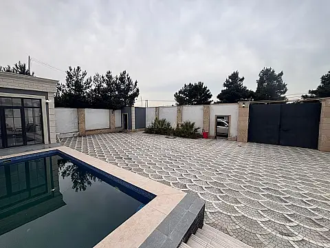Satılır 5 otaqlı həyət evi 200 m²