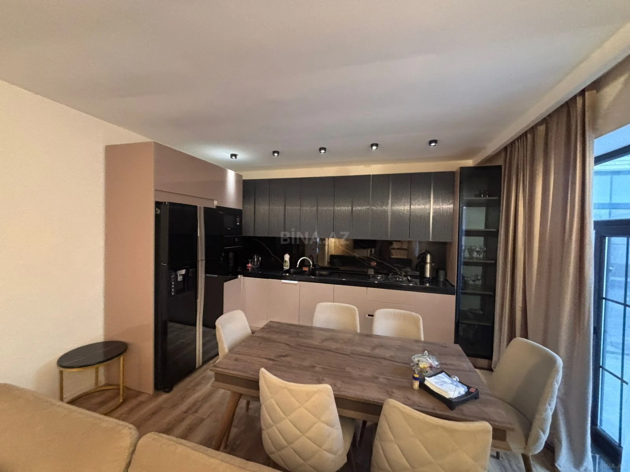 Satılır 5 otaqlı həyət evi 200 m²