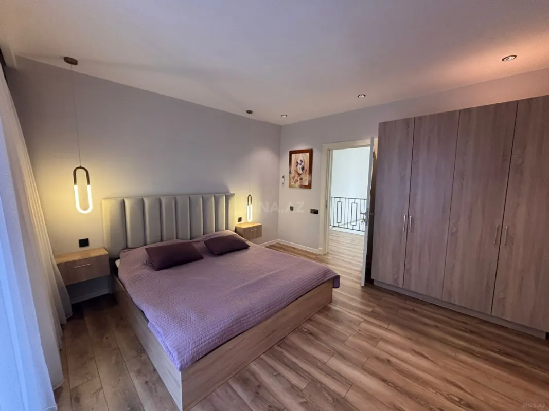 Satılır 5 otaqlı həyət evi 200 m²