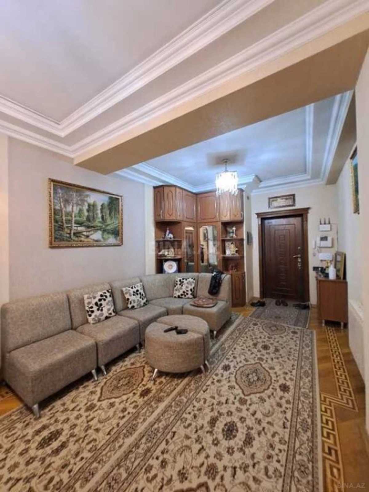 Satılır 4 otaqlı mənzil 204 m²
