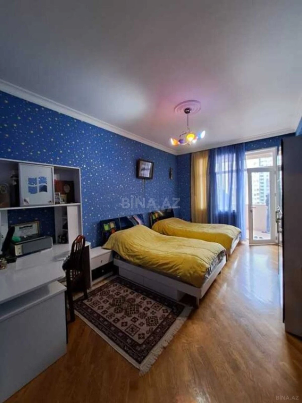 Satılır 4 otaqlı mənzil 204 m²