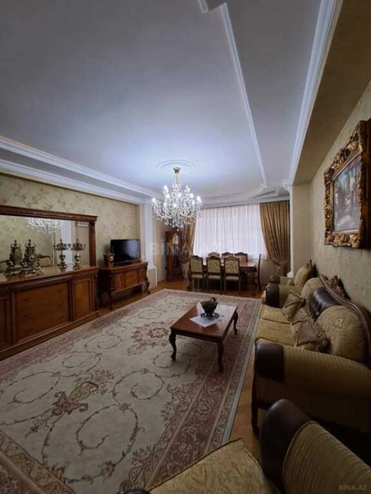 Satılır 4 otaqlı mənzil 204 m²