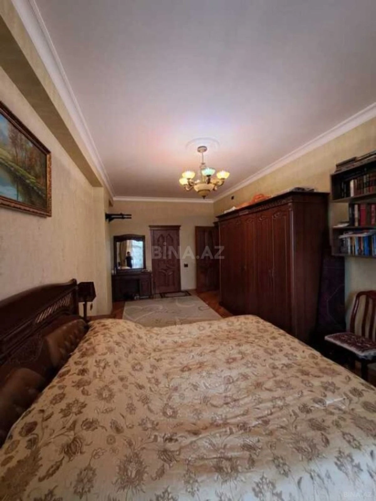 Satılır 4 otaqlı mənzil 204 m²