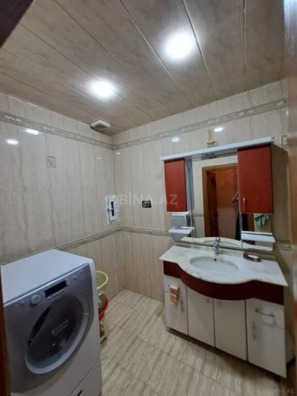 Satılır 4 otaqlı mənzil 204 m²