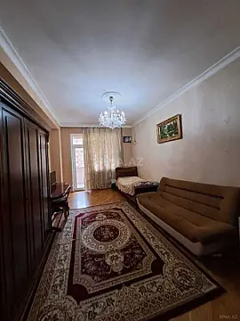 Satılır 4 otaqlı mənzil 204 m²