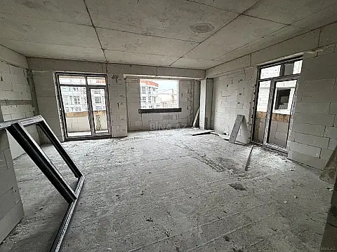 Satılır 2 otaqlı mənzil 61 m²